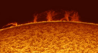 Riesige Plasmawolken: Protuberanzen am Sonnenrand 2